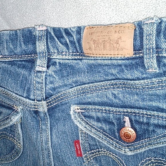 💙Cute Girls Levi's Size 6 with Cute Pockets 💙 - Picture 3 of 6